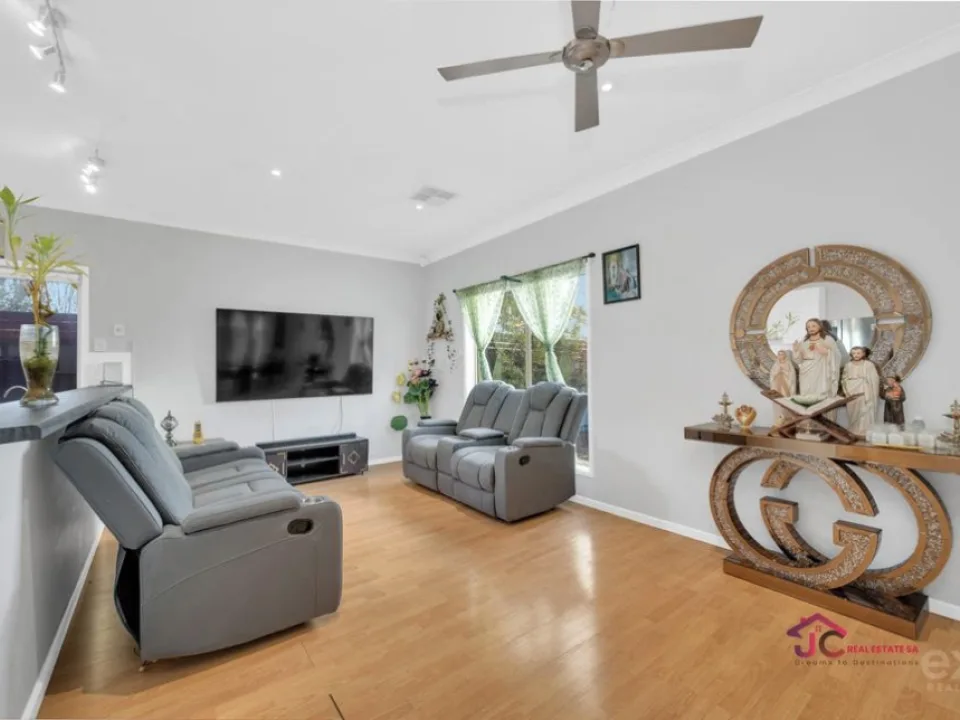 1A Galleon Close, Blakeview SA 5114 — photo 9