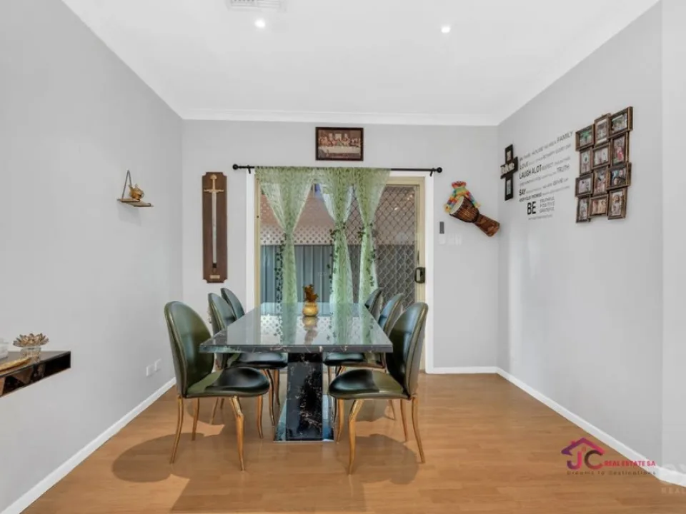 1A Galleon Close, Blakeview SA 5114 — photo 10