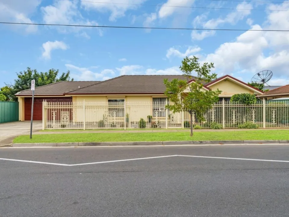 8E Dudley Street, Mansfield Park SA 5012