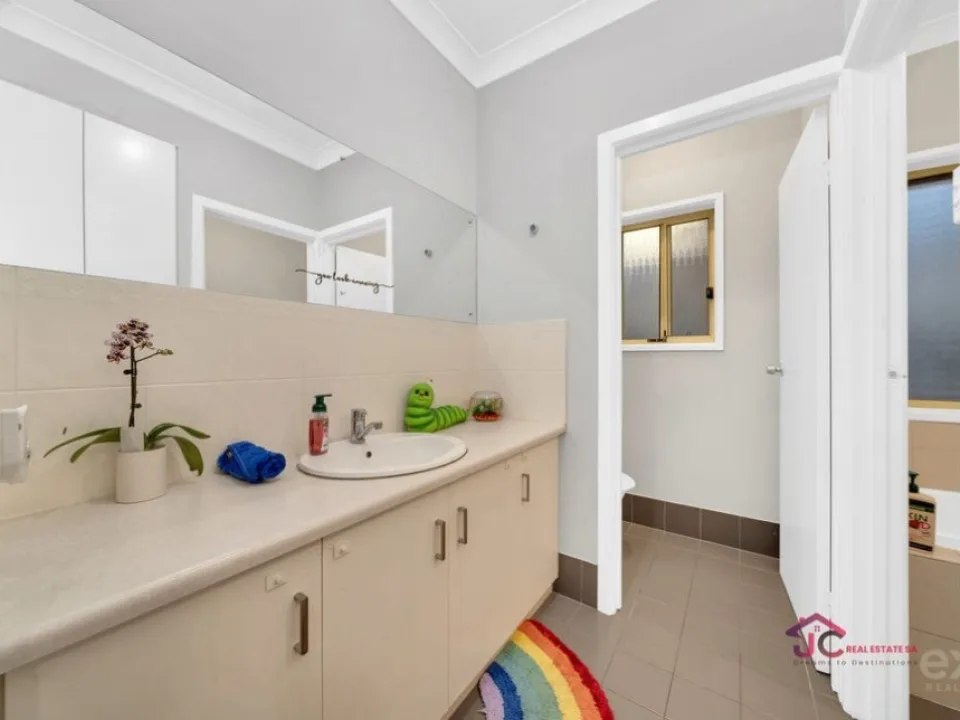 1A Galleon Close, Blakeview SA 5114 — photo 5